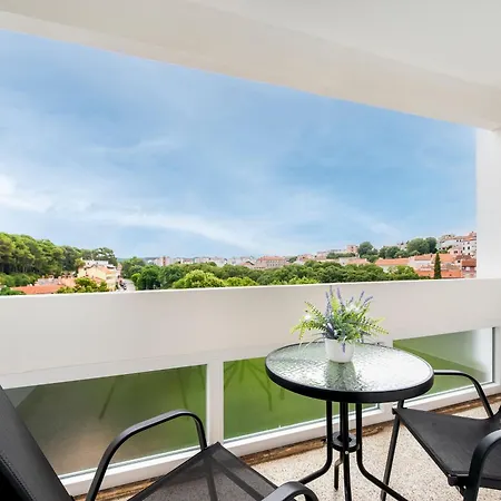 Arena Parkside * Πούλα