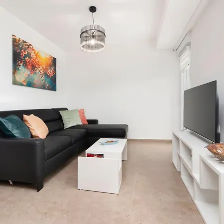 Arena Parkside Apartment *
