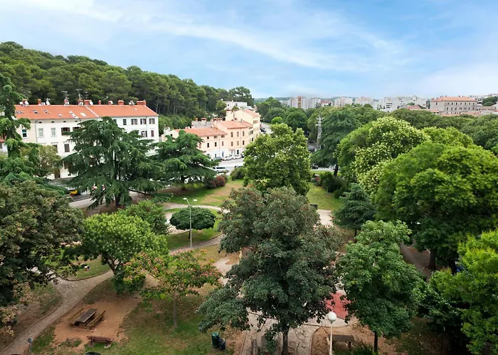 Апартаменты Arena Parkside *