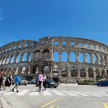 Arena Parkside Apartmán *