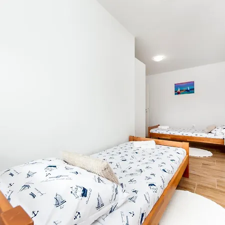 Arena Parkside Apartmán *