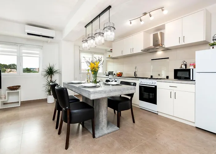 Arena Parkside Пула