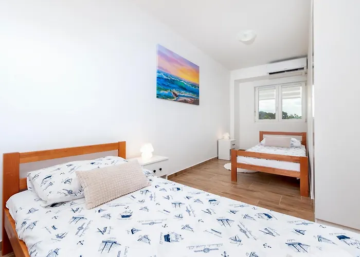 Arena Parkside * Пула